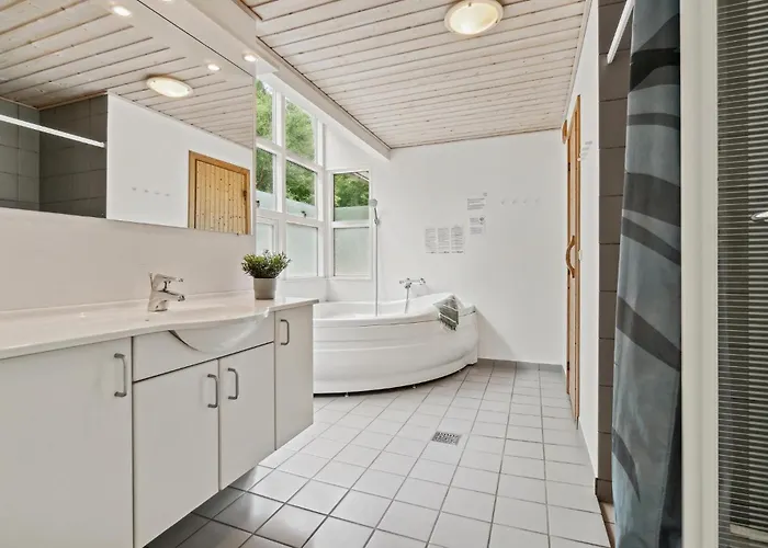 Rubinsoen Skovhuse Feriehus *